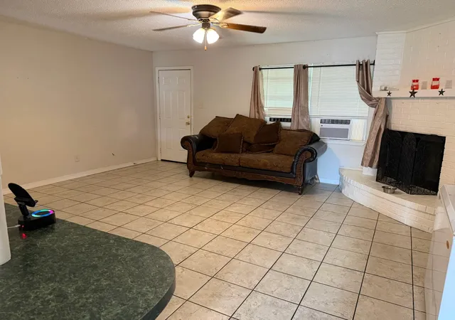 6th image of 2000 Silver Oaks Dr, Orange, TX 77632 | MLS# 73315594