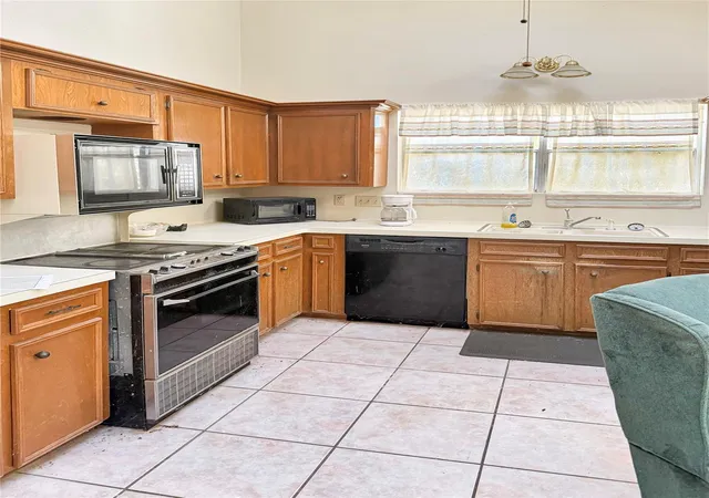 4th image of 58 April Wind Dr S, Montgomery, TX 77356 | MLS# 92638916