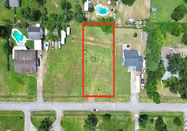 2nd image of 510 S Shady Ln, La Porte, TX 77571 | MLS# 43817859