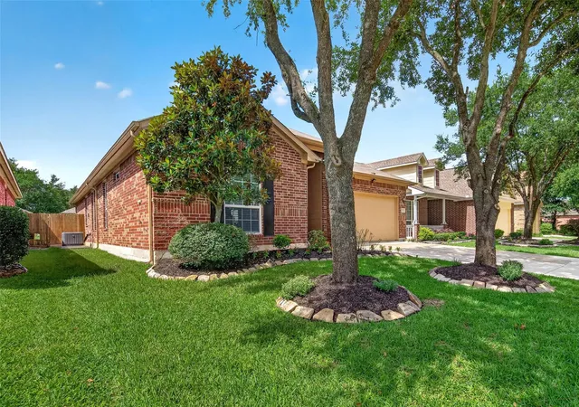 Homes for sale in Pearland, TX | 13010 Ferry Cove Ln, Pearland, TX 77584 | MLS# 42000814