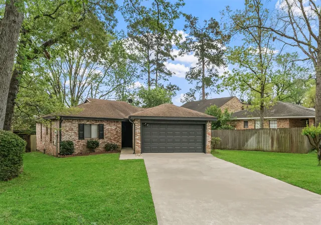 Homes for sale in Conroe, TX | 25 Shady Oak Ln, Conroe, TX 77304 | MLS# 27953123