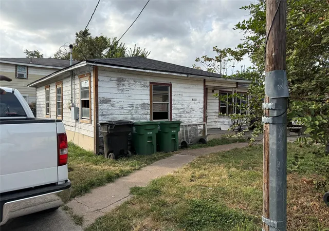 Photo 4 of Sale Pending at 4011, 4017 Terry St, Houston, TX 77009 | MLS# 11627896 | Listing updated on 2026-09-08