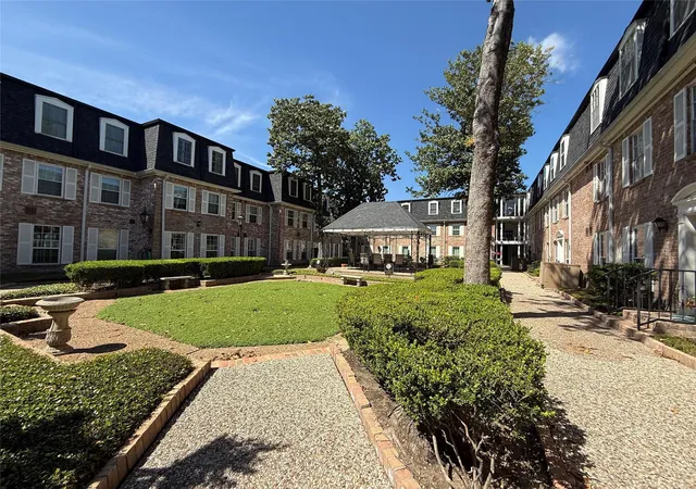 Homes for sale in Houston, TX | 351 N Post Oak Ln, Houston, TX 77024