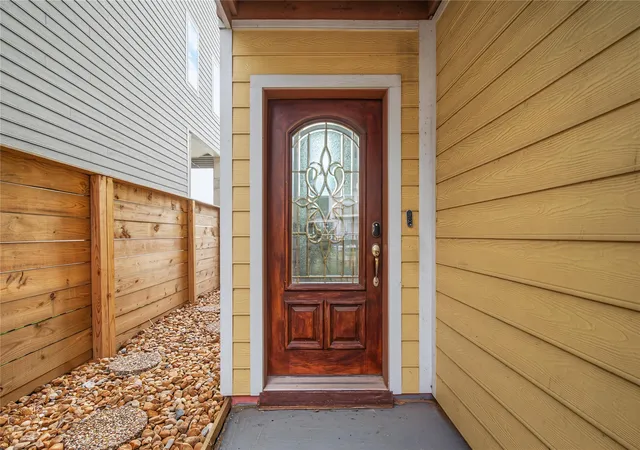 Photo 3 of Single family home for sale at 804 Bay Ave, Kemah, TX 77565 | MLS# 41512652 | Listing updated on 2026-09-20