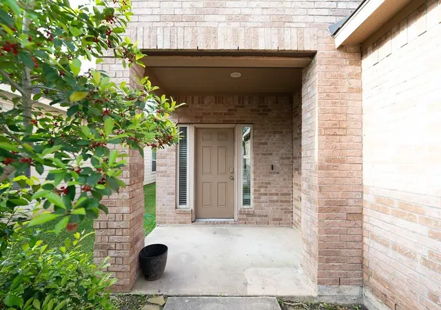 3rd image of 9408 Savannah Holly Dr, Houston, TX 77075 | MLS# 56420009