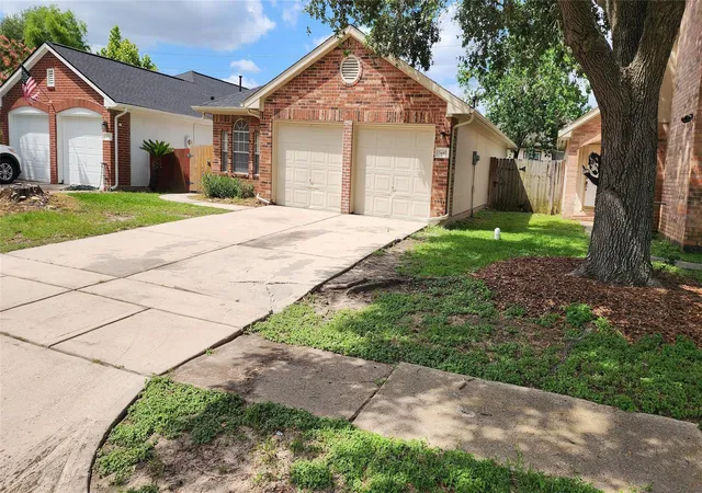 Photo 2 of Single family home for sale at 5443 Evergreen Cyn Rd, Houston, TX 77066 | MLS# 50012541 | Listing updated on 2026-08-20