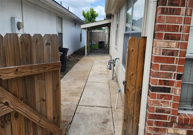 Photo 3 of Single family home for sale at 5443 Evergreen Cyn Rd, Houston, TX 77066 | MLS# 50012541 | Listing updated on 2026-08-20