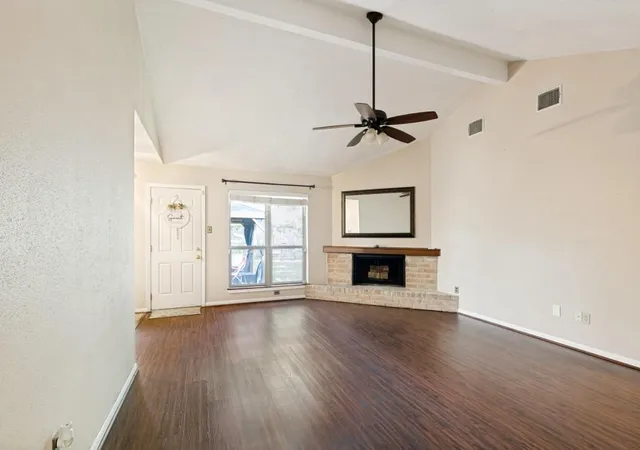 Photo 2 of Single family home for sale at 1615 Pecan Holw St, Pearland, TX 77581 | MLS# 7460943 | Listing updated on 2026-09-19