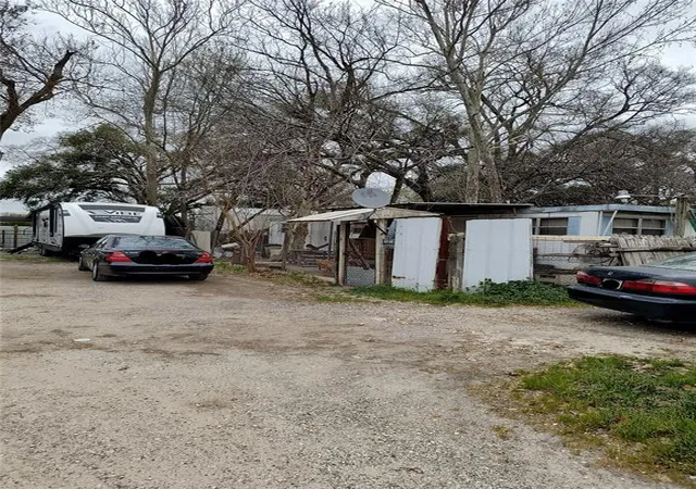Photo 3 of Multi family home for sale at 113 Busch St #5, Houston, TX 77060 | MLS# 22021665 | Listing updated on 2026-02-25