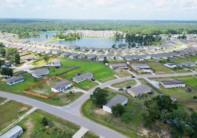 Photo 3 of Land for sale at 511 Ashlawn Dr, Conroe, TX 77303 | MLS# 64267955 | Listing updated on 2026-08-01
