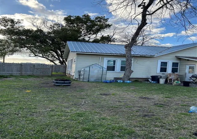 Photo 3 of Single family home for sale at 2923 Lilac St, Pasadena, TX 77503 | MLS# 88830816 | Listing updated on 2026-07-29
