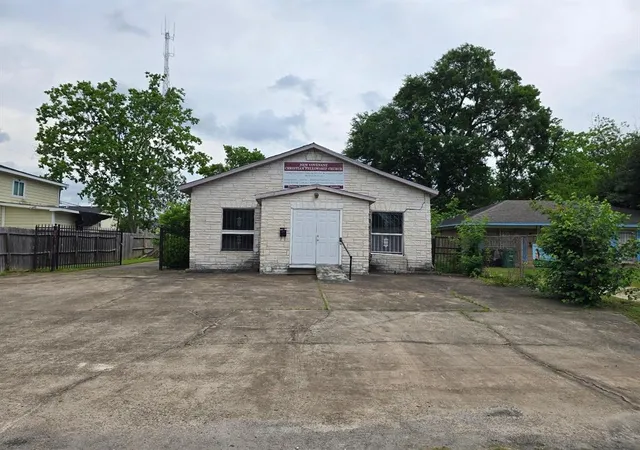 Photo 1 of Land for sale at 9217 Mallory St, Houston, TX 77051 | MLS# 92936088 | Listing updated on 2026-08-16