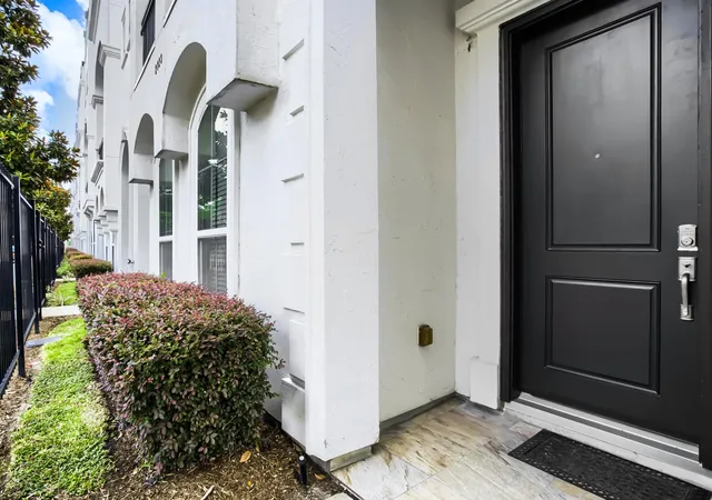 Photo 2 of Single family home for sale at 2723 Kennedy St, Houston, TX 77003 | MLS# 34504721 | Listing updated on 2026-09-18