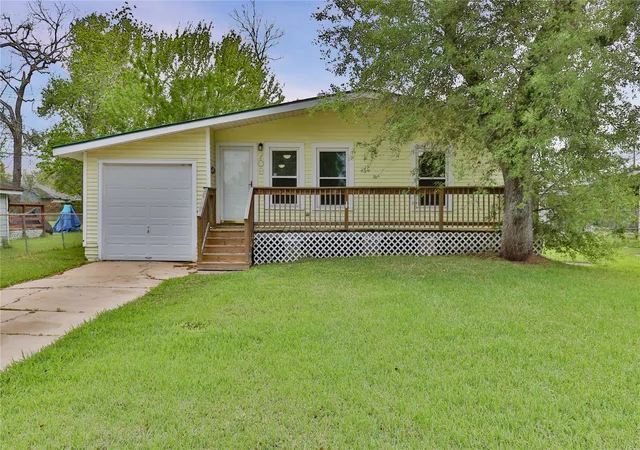 1st image of 708 Winding Way St, Lake Jackson, TX 77566 | MLS# 68293010