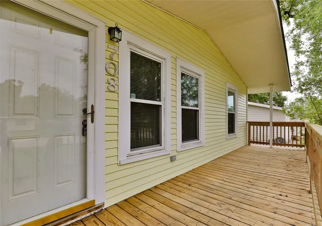 3rd image of 708 Winding Way St, Lake Jackson, TX 77566 | MLS# 68293010