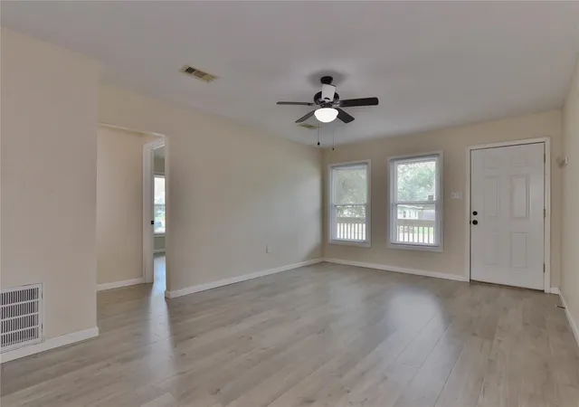 5th image of 708 Winding Way St, Lake Jackson, TX 77566 | MLS# 68293010