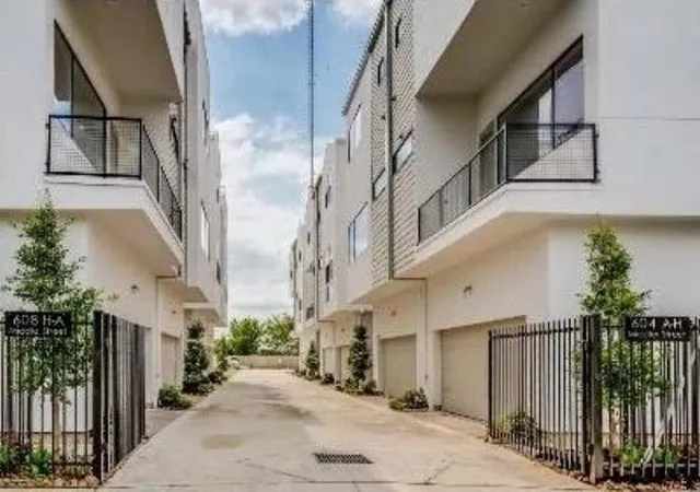 1st image of 2835 Decker Pl, Houston, TX 77003 | MLS# 34226334