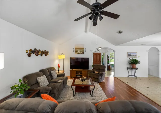 Photo 3 of Single family home for sale at 6815 River Ml Dr, Spring, TX 77379 | MLS# 27294552 | Listing updated on 2026-08-30