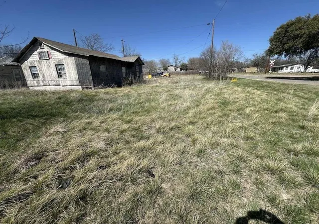 1st image of 220 S Avenue M, Crawford, TX 76638 | MLS# 76186205