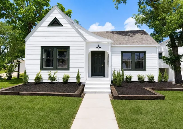 Homes for sale in Bellville, TX | 122 N Holland St, Bellville, TX 77418 | MLS# 90461639
