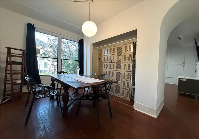 Photo 2 of Multi family home for sale at 402 Hyde Park Blvd, Houston, TX 77006 | MLS# 29519622 | Listing updated on 2026-06-20