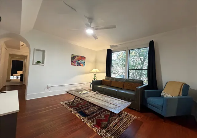 Photo 3 of Multi family home for sale at 402 Hyde Park Blvd, Houston, TX 77006 | MLS# 29519622 | Listing updated on 2026-06-20