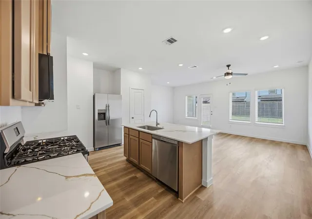Photo 3 of Sale Pending at 2628 Mchenry Landing Ln, Houston, TX 77051 | MLS# 74641442 | Listing updated on 2026-08-31