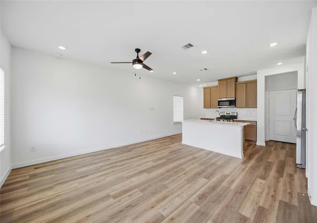 Photo 4 of Sale Pending at 2628 Mchenry Landing Ln, Houston, TX 77051 | MLS# 74641442 | Listing updated on 2026-08-31