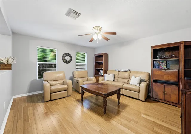 Photo 4 of Single family home for sale at 426 Mystic Glen Loop, Kingwood, TX 77339 | MLS# 22946453 | Listing updated on 2026-09-18