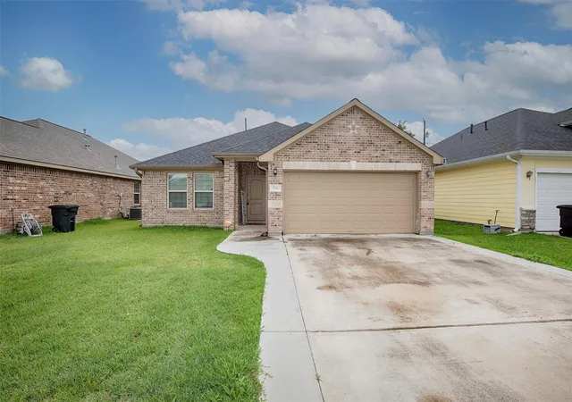 2nd image of 526 N 2nd St, La Porte, TX 77571 | MLS# 20235010
