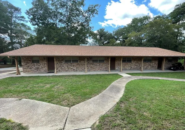 2nd image of 704 Cline, Huntsville, TX 77340 | MLS# 91503666