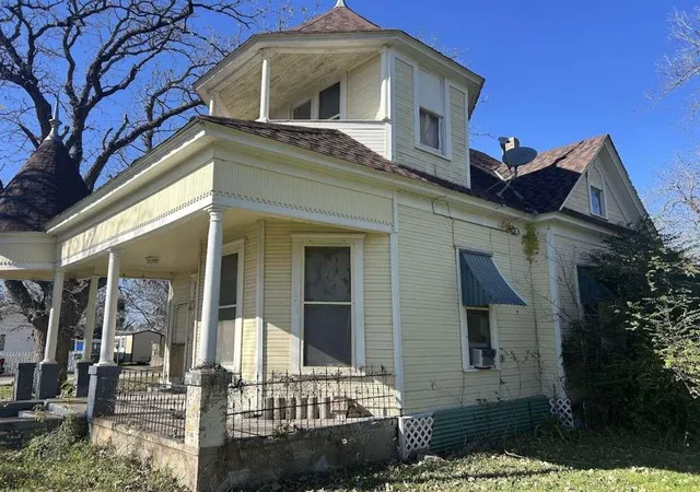2nd image of 601 E Michalk St, Thorndale, TX 76577 | MLS# 3900627