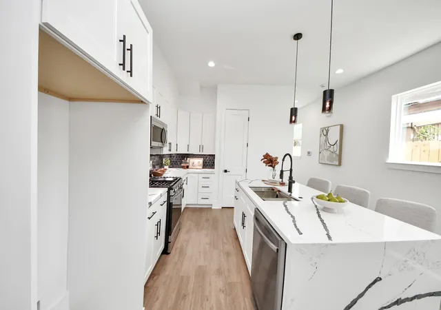 Photo 3 of Single family home for sale at 5029 Broom St #C, Houston, TX 77091 | MLS# 73765048 | Listing updated on 2026-09-25