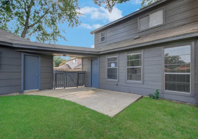 Photo 2 of Single family home for sale at 6935 Falling Waters Dr, Spring, TX 77379 | MLS# 92639527 | Listing updated on 2026-09-16