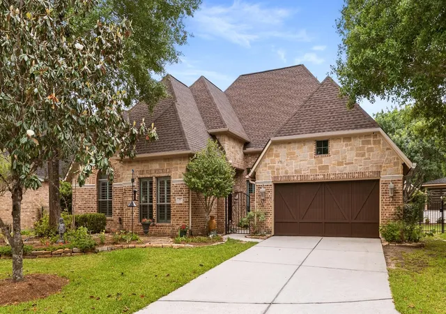 Photo 2 of Single family home for sale at 99 N Mews Wood Ct, Spring, TX 77381 | MLS# 68315620 | Listing updated on 2026-08-19