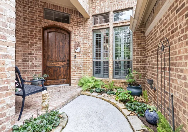 Photo 3 of Single family home for sale at 99 N Mews Wood Ct, Spring, TX 77381 | MLS# 68315620 | Listing updated on 2026-08-19