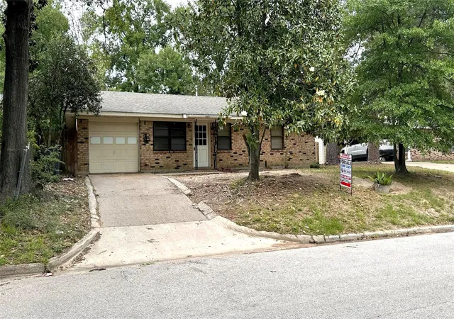 Photo 1 of Single family home for sale at 805 Ave L, Conroe, TX 77301 | MLS# 79015879 | Listing updated on 2026-07-07