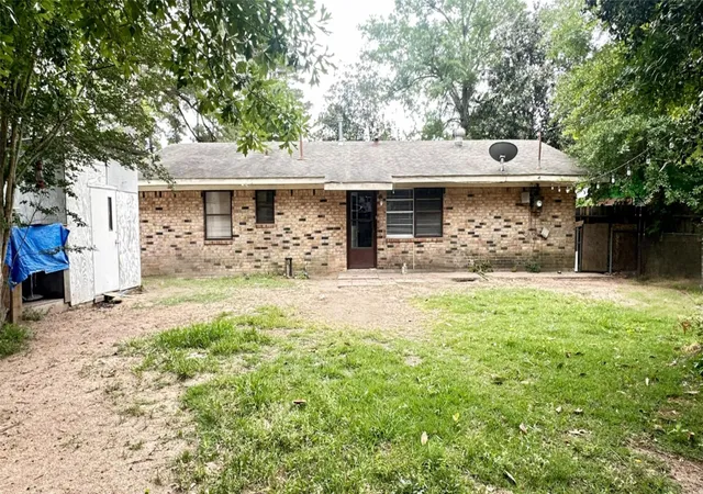 Photo 3 of Single family home for sale at 805 Ave L, Conroe, TX 77301 | MLS# 79015879 | Listing updated on 2026-07-07