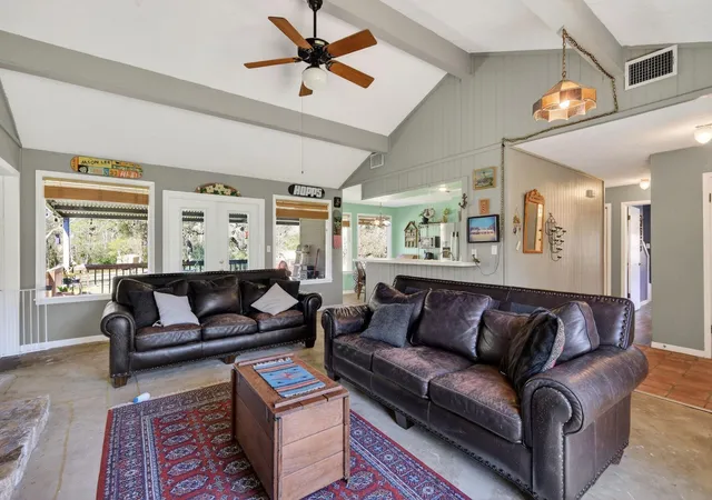 5th image of 12 Creekwood Dr, Schulenburg, TX 78956 | MLS# 7223918