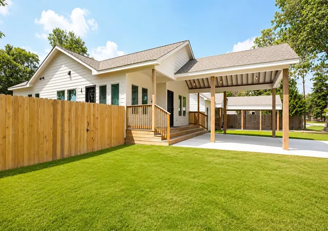 Photo 3 of Single family home for sale at 7321 Elbert St, Houston, TX 77028 | MLS# 10498624 | Listing updated on 2026-09-19