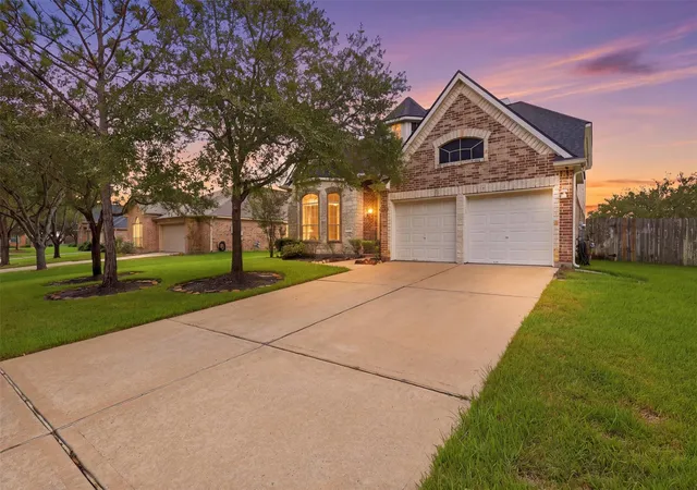 Photo 1 of Single family home for sale at 13806 Cove Landing Ln, Rosharon, TX 77583 | MLS# 96915458 | Listing updated on 2026-09-07