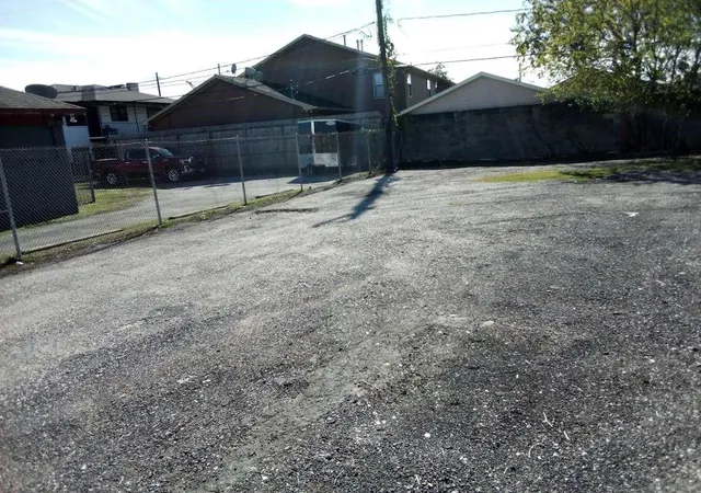 2nd image of 2910 Blodgett St, Houston, TX 77004 | MLS# 45070818