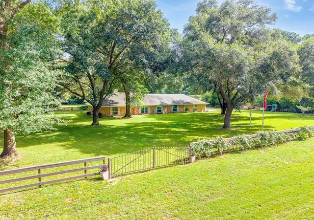 4th image of 16008 Lutheran School Rd, Tomball, TX 77377 | MLS# 60779413