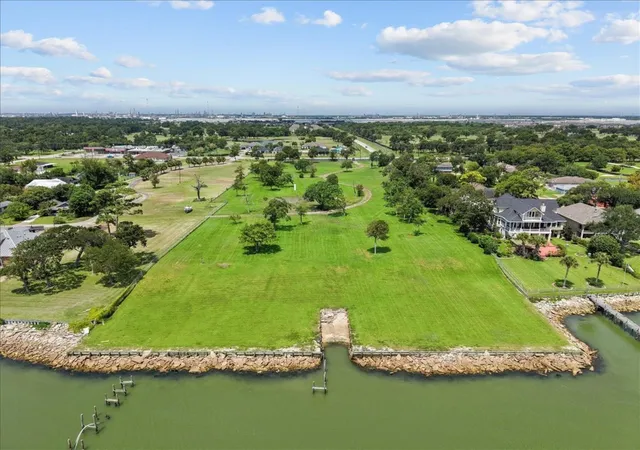 14th image of 2311 S Broadway, La Porte, TX 77571 | MLS# 26025350
