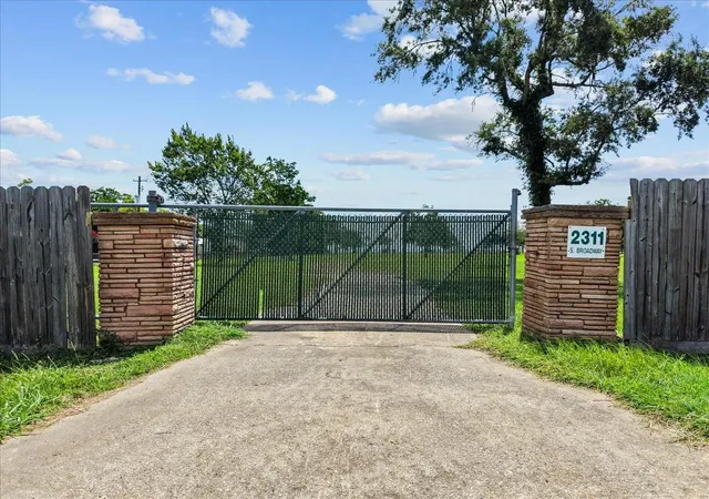 3rd image of 2311 S Broadway, La Porte, TX 77571 | MLS# 26025350