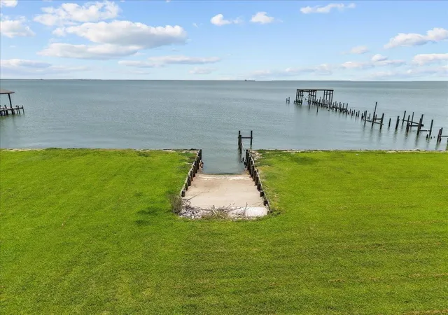 5th image of 2311 S Broadway, La Porte, TX 77571 | MLS# 26025350