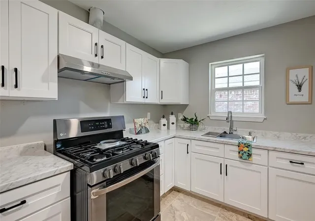 3rd image of 8915 Klondike St, Houston, TX 77075 | MLS# 78583708