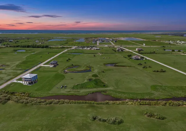 2nd image of 804 Rancho Carribe Dr, Port Bolivar, TX 77650 | MLS# 5758906