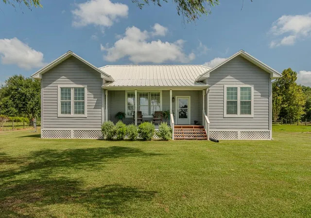 1st image of 1401 E Buccaneer Dr, Winnie, TX 77665 | MLS# 74558126