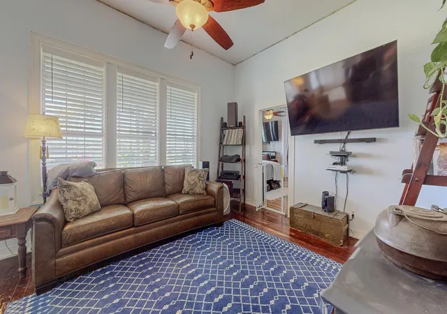 Photo 3 of Single family home for sale at 1401 E Buccaneer Dr, Winnie, TX 77665 | MLS# 74558126 | Listing updated on 2026-08-25
